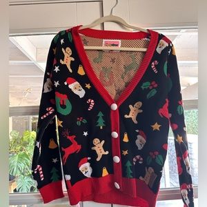 Surprisingly a cute Christmas sweater